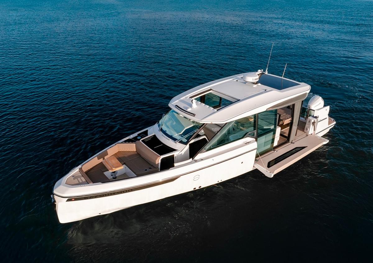 Explore our extensive range of UTVs, Jet Skis, and more to elevate your outdoor experience. Your Adventure Starts Here At K-UTV, we’re all about the ride! From buying, selling, and maintaining UTVs—especially Can-Am and Polaris—to offering Jet Skis, Ski-Doos, and Rykers, we’ve got you covered. We’re also proud to be the official Saxdor dealer in Lebanon, bringing you top-tier maintenance, genuine parts, and all the accessories you need to keep your adventure going.