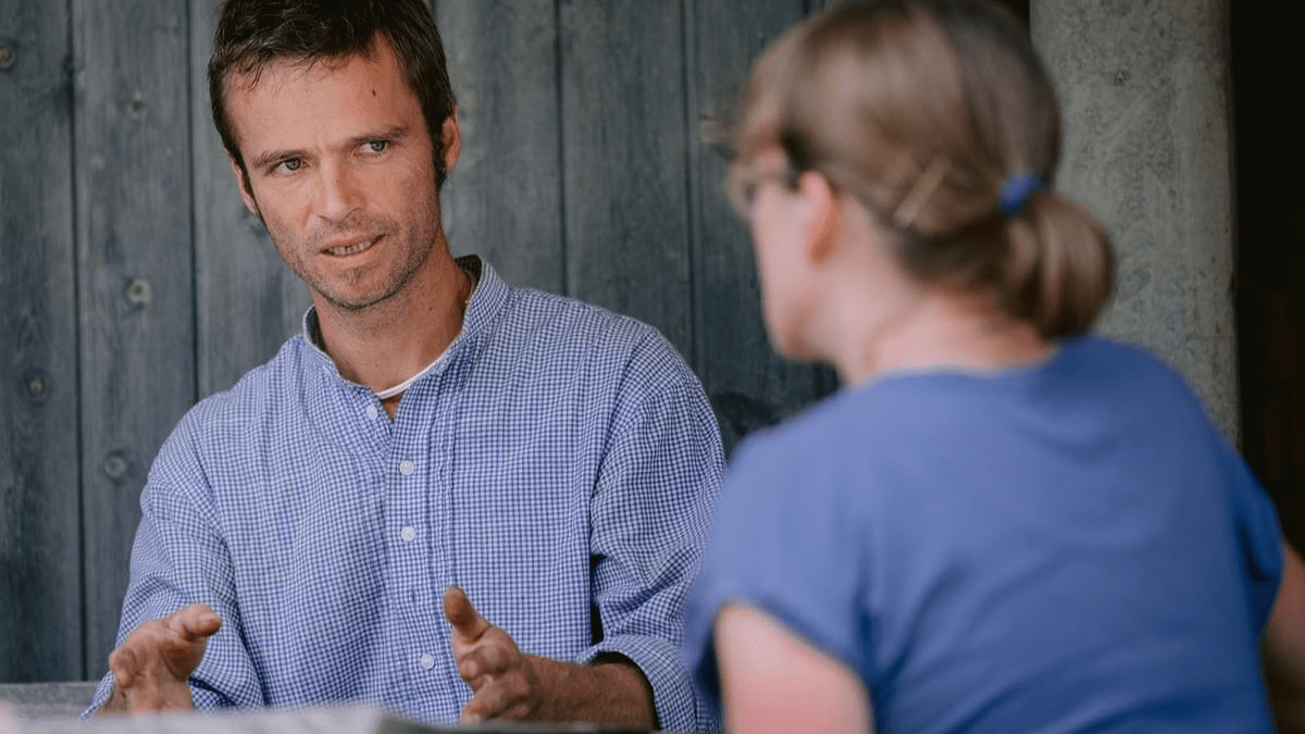 Ilka führt ein Interview mit Harald Gasser 