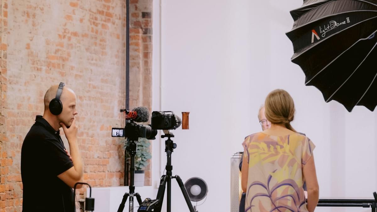 Ilka und Alexnader an einem Filmset