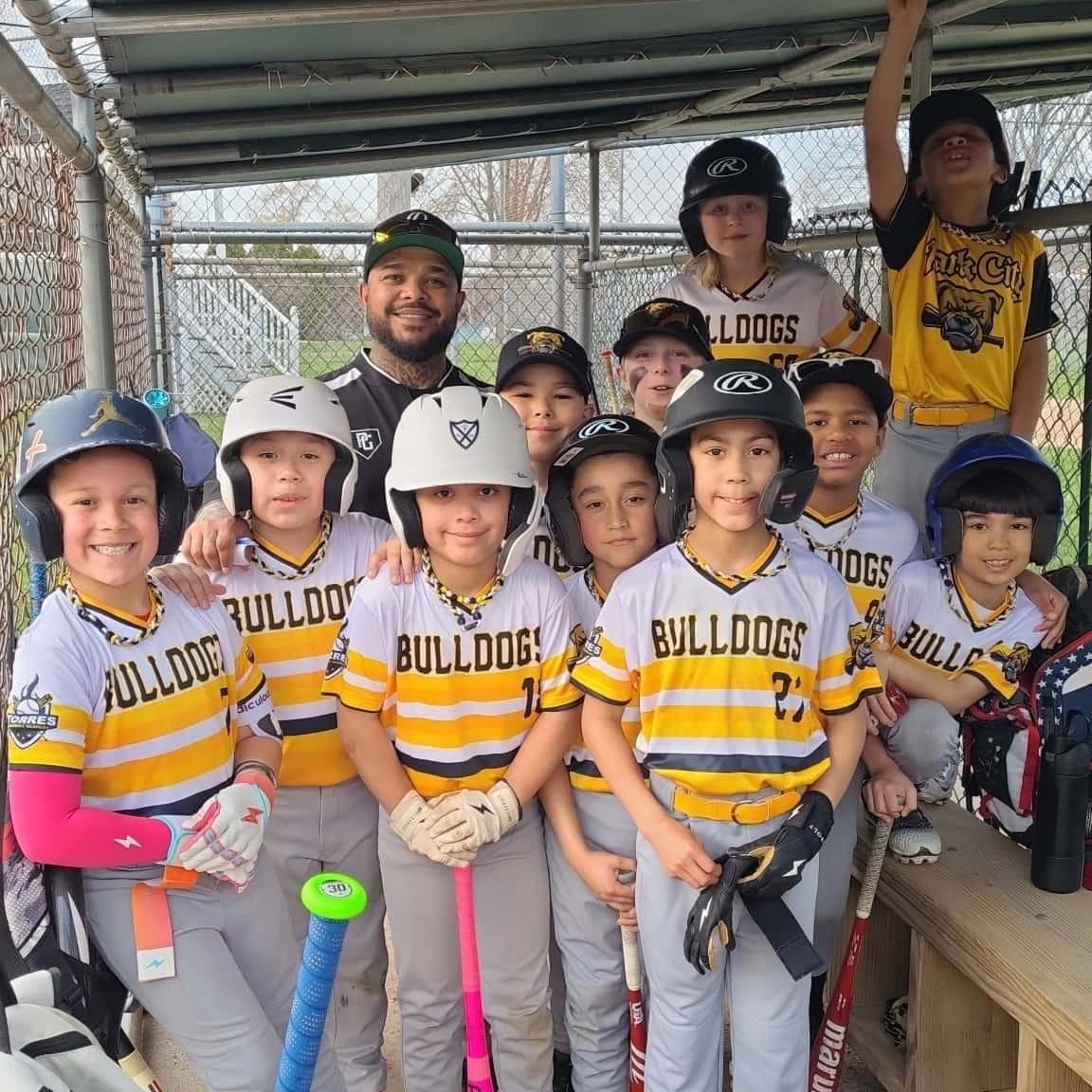 Picture of Park City Bulldogs baseball team.