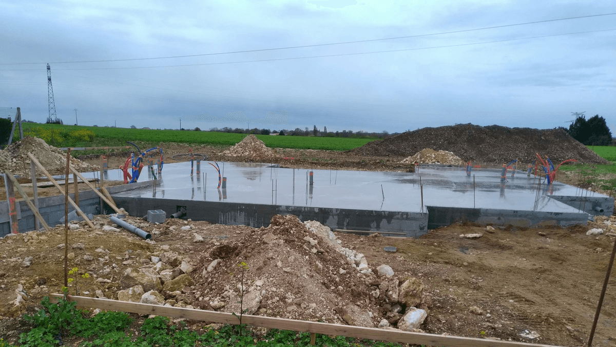 We also take care of your roofing and outdoor development work, guaranteeing not only an aesthetic finish but also durable protection against the elements. Roof and Exterior Our Mission I would like a simple masonry site for clients, nice to see and very manageable for all types of people, young and old, separated into 5 pages. 1st the welcome where there are all the main activities of the mason which are major works, drywall, tiling, roofing, interior, exterior, new and renovation. In page 2 there is who is Mr. Mathurin where we explain on this page who Mr. Mathurin is, his background, his diplomas, he has 35 years of experience in construction as self-employed since March 9, 2012. In the 3rd page my achievements with images of what he is capable of doing or below it is written what he has done and I would like this page to be horizontal. On the 4th page our rates by providing a range and explaining that the price remains vague depending on the materials and expectations but we can put an estimate based on the field it is in. And the 5th page contact me, there is a number, email, map that locates him in France in 17 in Cozes in Charente Maritime.