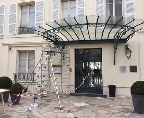 We offer a wide range of shutters and blinds, available in various styles and materials. Our solutions are designed to enhance your comfort while adding a touch of style to your home. Shutters and blinds Our Mission company of installation of glazing, windows, shutters, blinds and doors