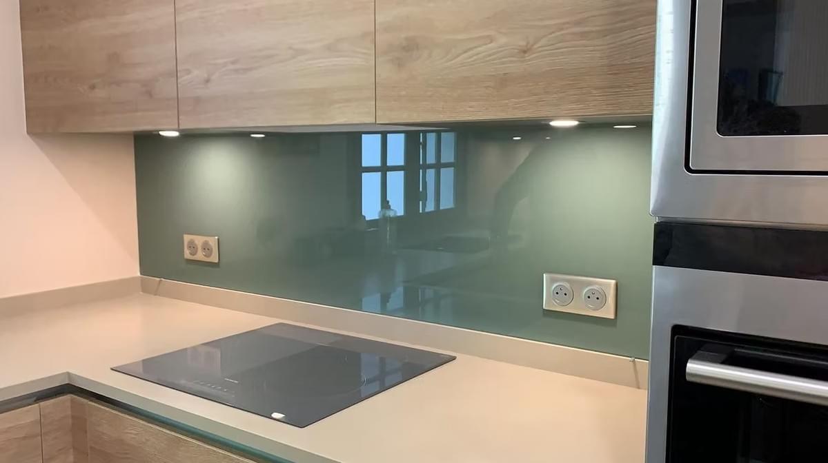 We offer a wide range of shutters and blinds, available in various styles and materials. Our solutions are designed to enhance your comfort while adding a touch of style to your home. Shutters and blinds Our Mission company of installation of glazing, windows, shutters, blinds and doors