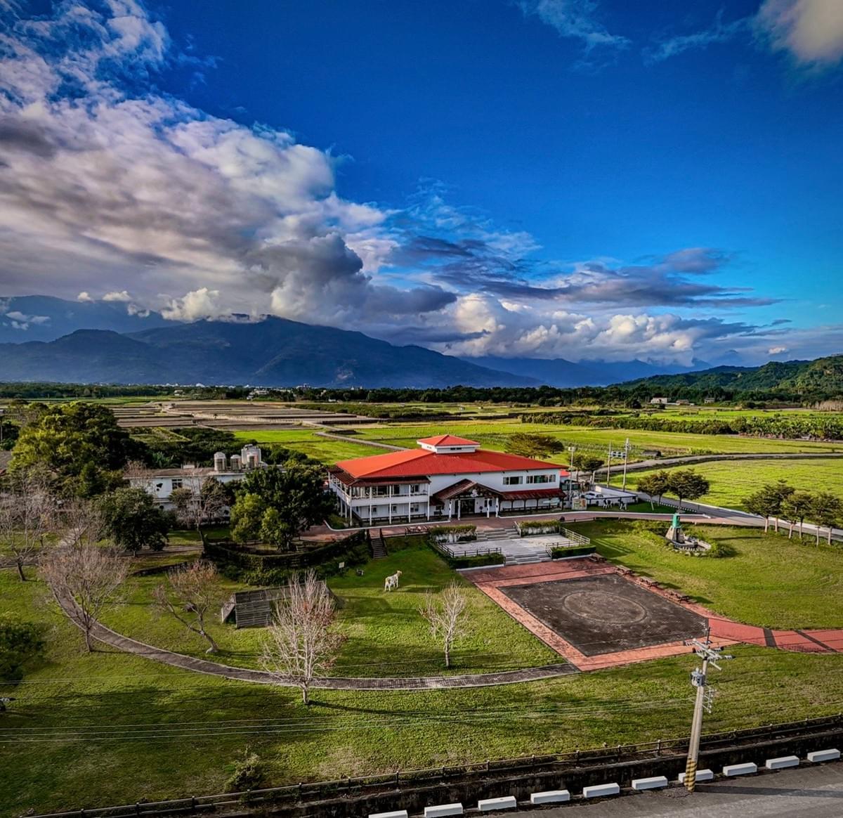 Participate in various cultural activities, deeply experience the characteristics and customs of Ruishui. cultural experience activity The services we provide Introduction to the local real estate, cultural landscape, travel itinerary, food shops, and other information in Ruifeng.