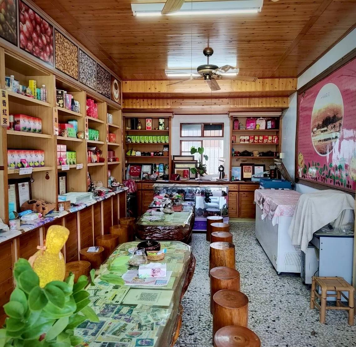 Participate in various cultural activities, deeply experience the characteristics and customs of Ruishui. cultural experience activity The services we provide Introduction to the local real estate, cultural landscape, travel itinerary, food shops, and other information in Ruifeng.