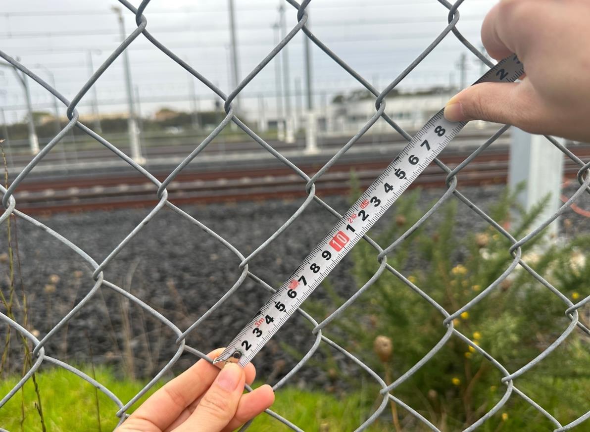 Chain mesh; chain wire Chain mesh; chain wire