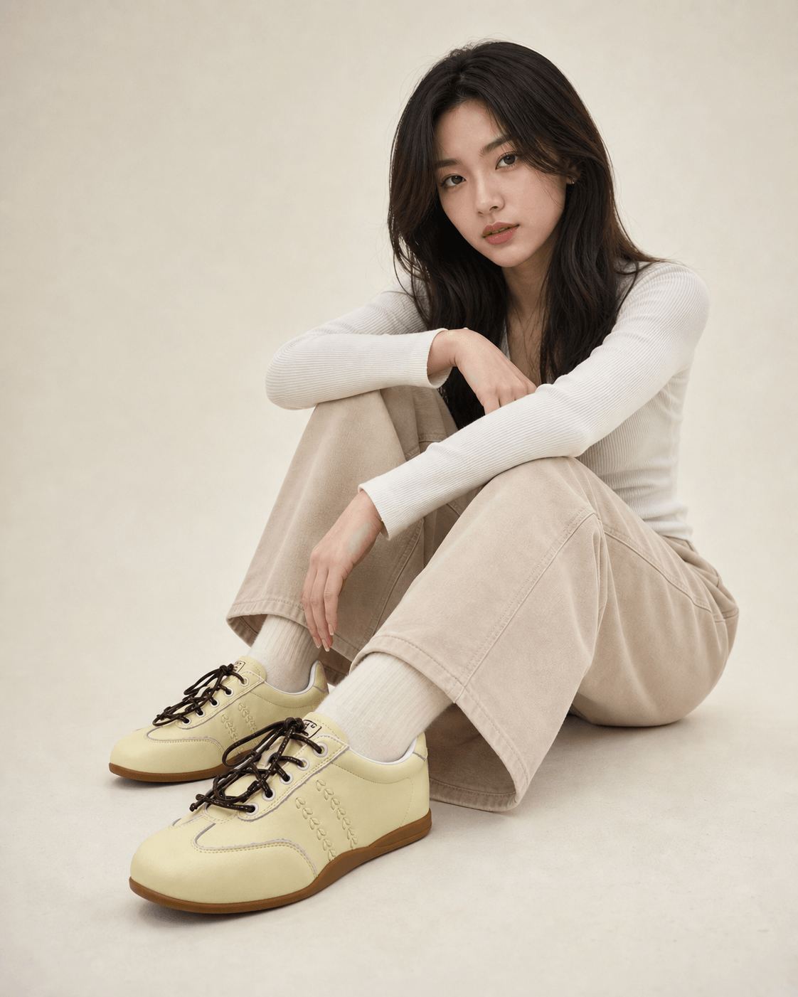 Hush Puppies 奶油黃復古休閒鞋