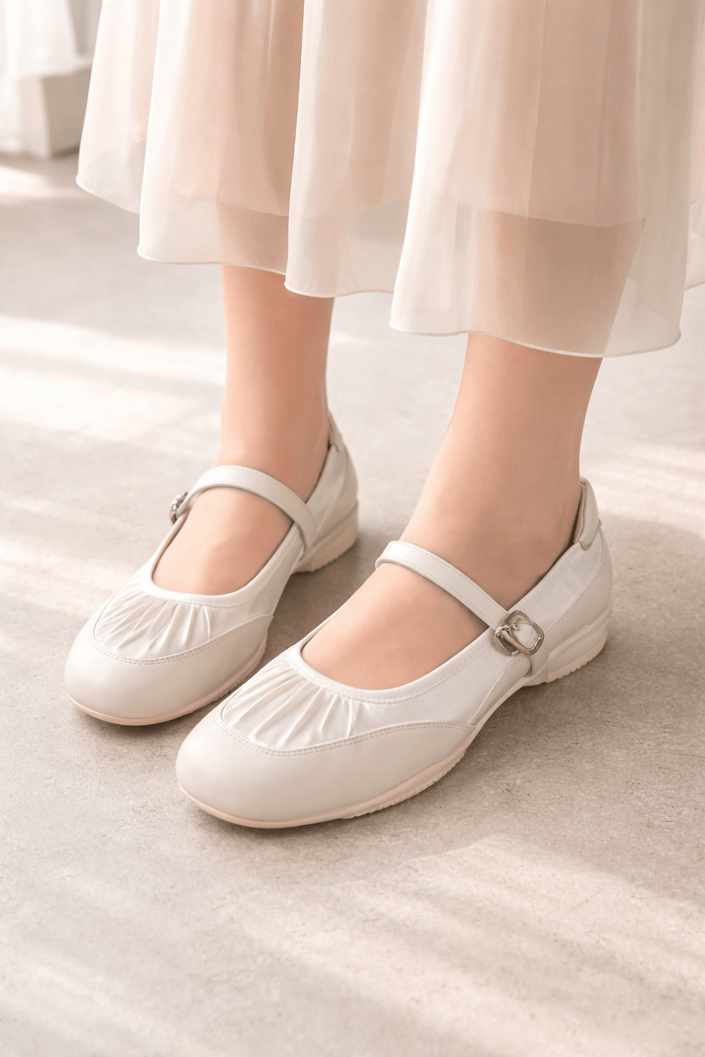 Hush Puppies 微光皺摺拼接瑪莉珍鞋（珍珠白）