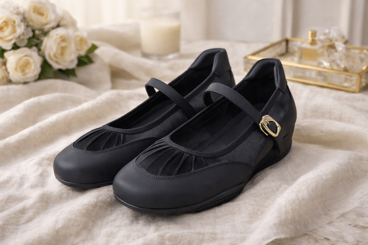 Hush Puppies 都會微光瑪莉珍楔型鞋（曜石黑）