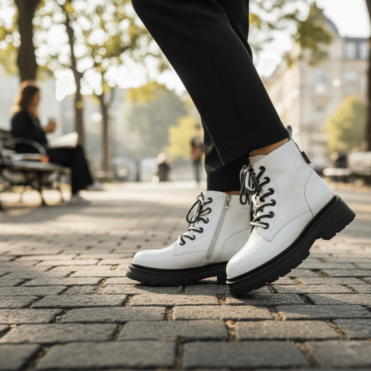 Hush Puppies 雙繩率性厚底真皮馬丁靴