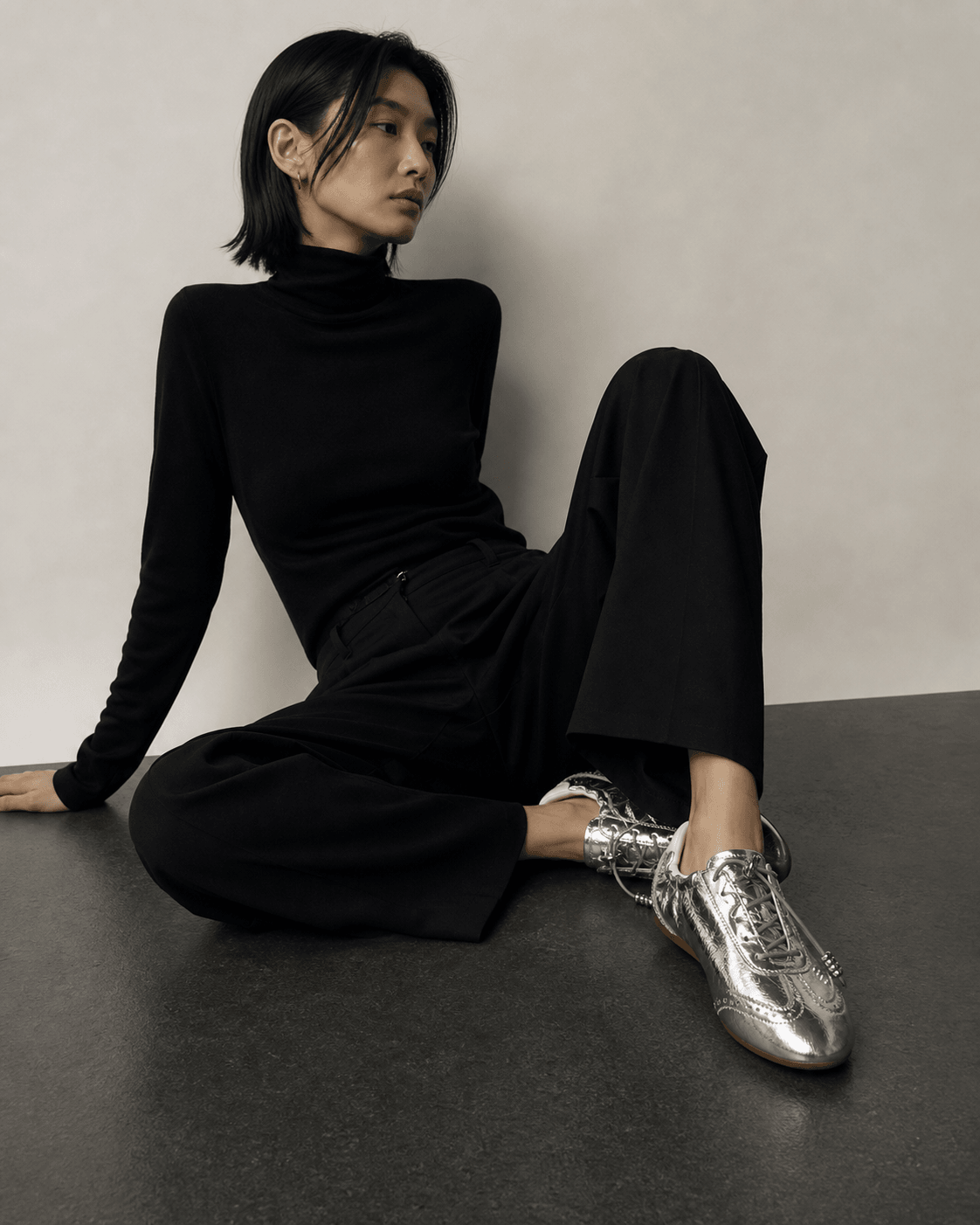 Hush Puppies 亮銀復古休閒鞋