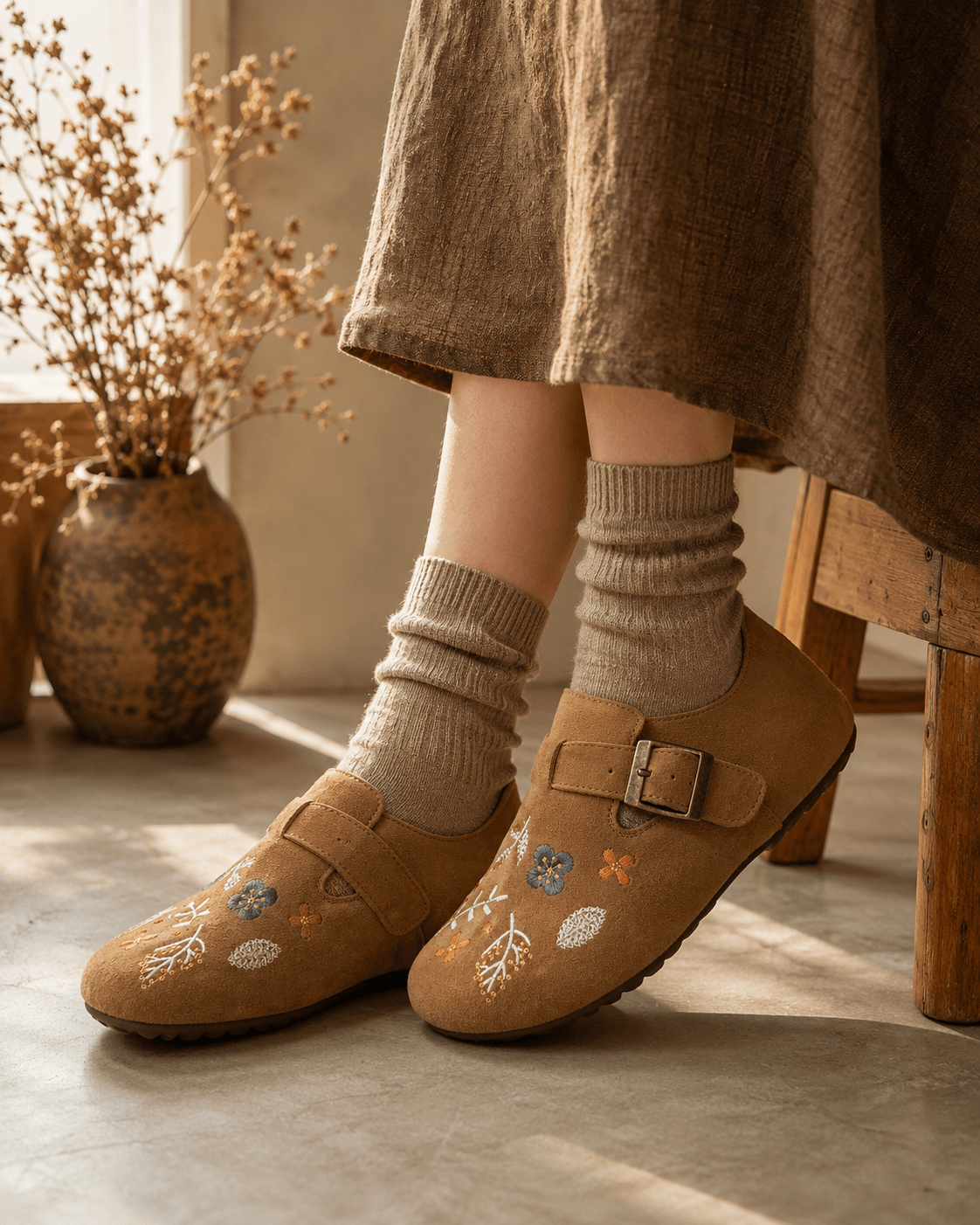 Hush Puppies 棕色絨感刺繡平底鞋