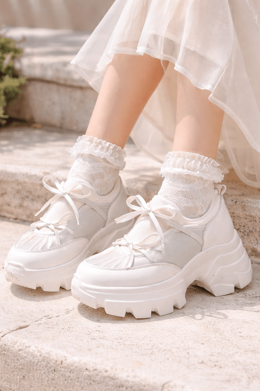 Hush Puppies 蝴蝶結厚底機能休閒鞋（奶油白）