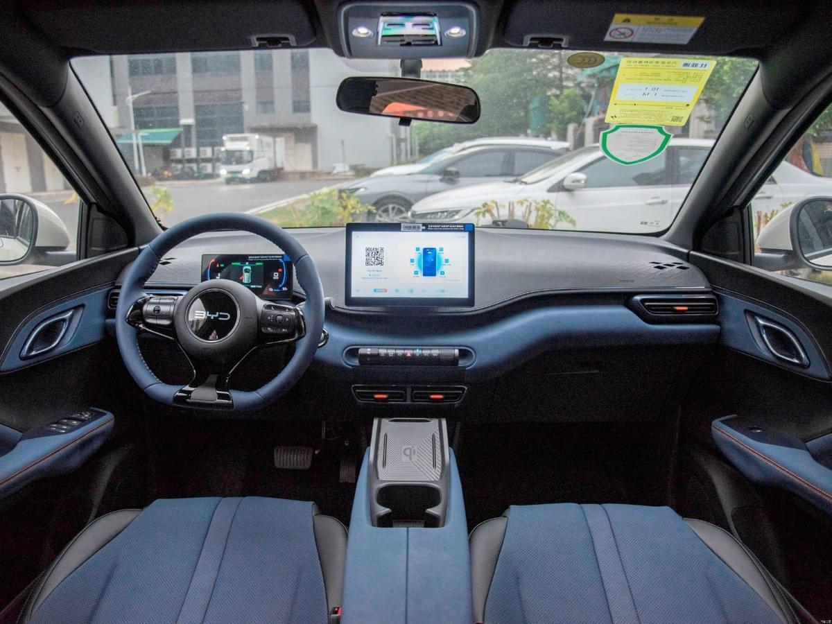 In Stock 2025 New Energy Vehicles Small Electric Cars Used Byd Seagull Smart Driving Edition 405km M