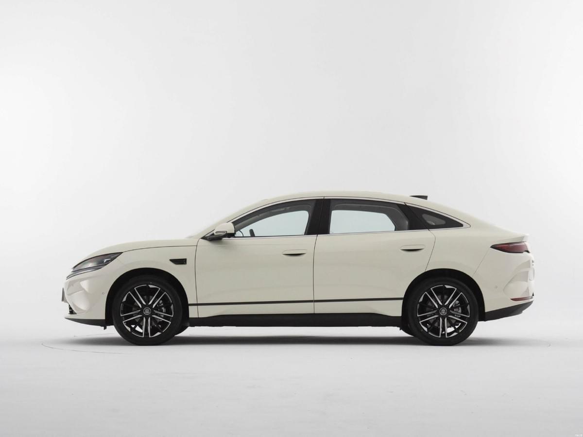 In Stock 2025 Flagship EV Car BYD Qin L Sedan Delivers Luxury 5-Seat Comfort China Premium Engineeri