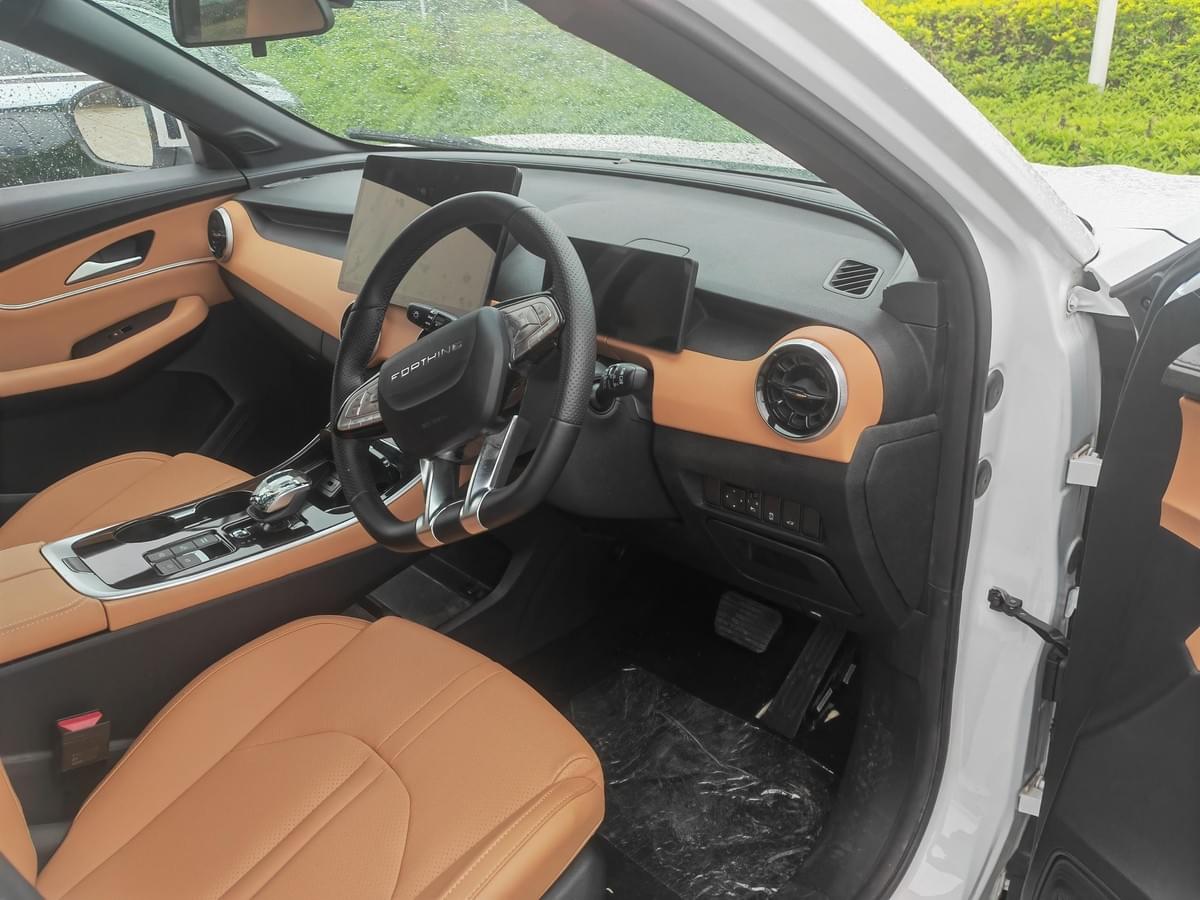 Right-hand Drive Dongfeng Forthing Friday EV Car EEC Electric Cars Adults Vehicle New Electric Cars 