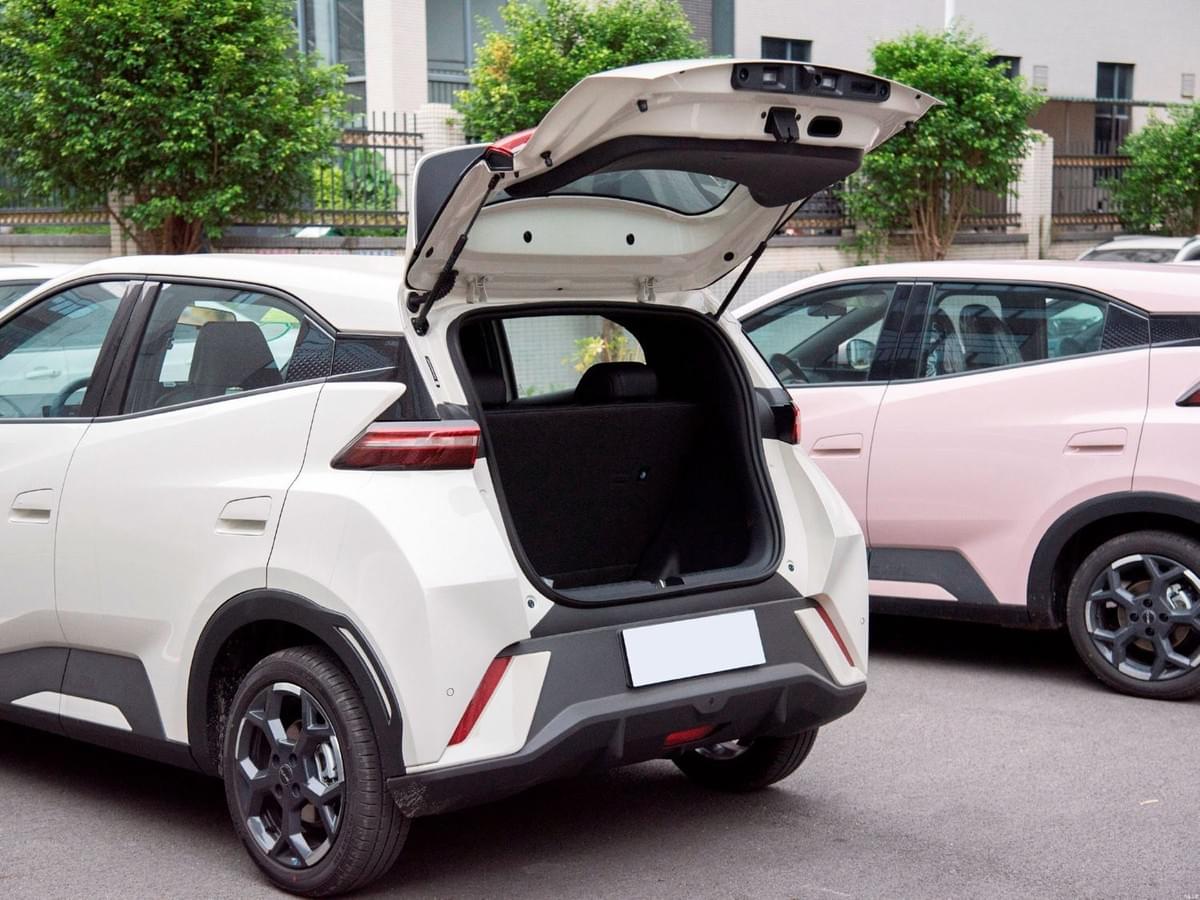 In Stock 2025 New Energy Vehicles Small Electric Cars Used Byd Seagull Smart Driving Edition 405km M