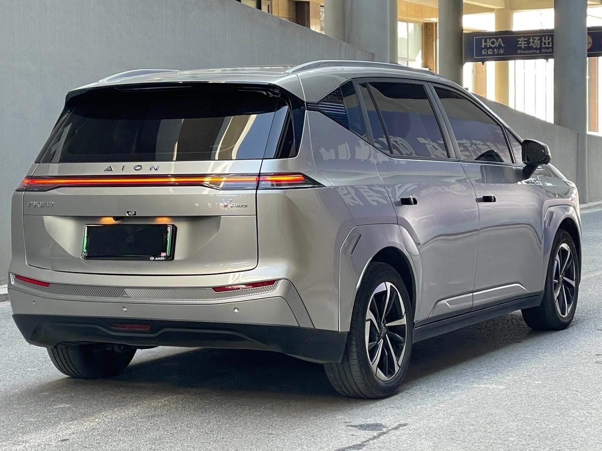 2022 Newly Launched Full Prepayment Electric Car Hot Sale Model New Energy Vehicle 5-door 5-seater S