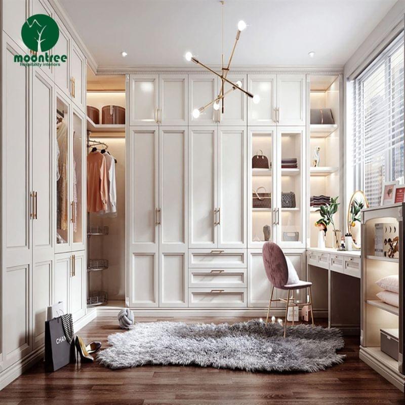 Classic Custom Luxury Built-In Wardrobe Cabinets for High-End Villa Bedrooms