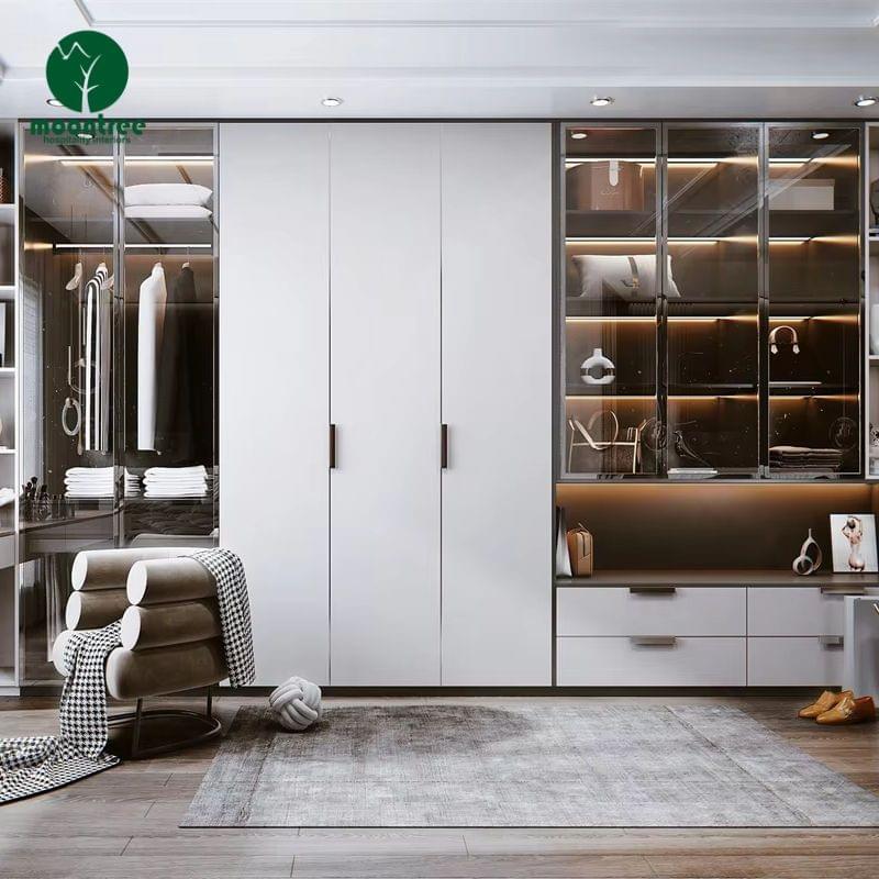 Classic Custom Luxury Built-In Wardrobe Cabinets for High-End Villa Bedrooms