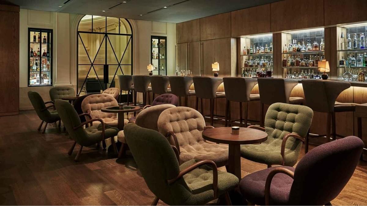 alt="Custom luxury bars, KTVs and other entertainment venues furniture, high-end bar stool, coffee table ,side table by Moontree"