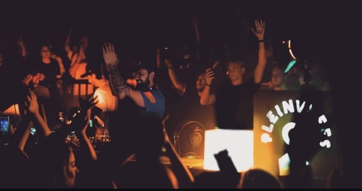 Our professional DJs bring over 17 years of experience, ensuring an unforgettable musical experience tailored to your event. Expert DJs Our Services We offer 5-Star service for all parties in the UAE. We are available 24/7  anytime you need us  with over 17 years of experience.