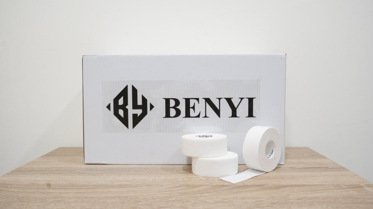 我們提供各種運動用品，包括球具、運動服裝及配件，滿足不同運動愛好者的需求。 運動產品 我們的服務 First page introducing our company venue and its available for rental
Second page about our products n its product description and price
Third page about our previous engagement n activities