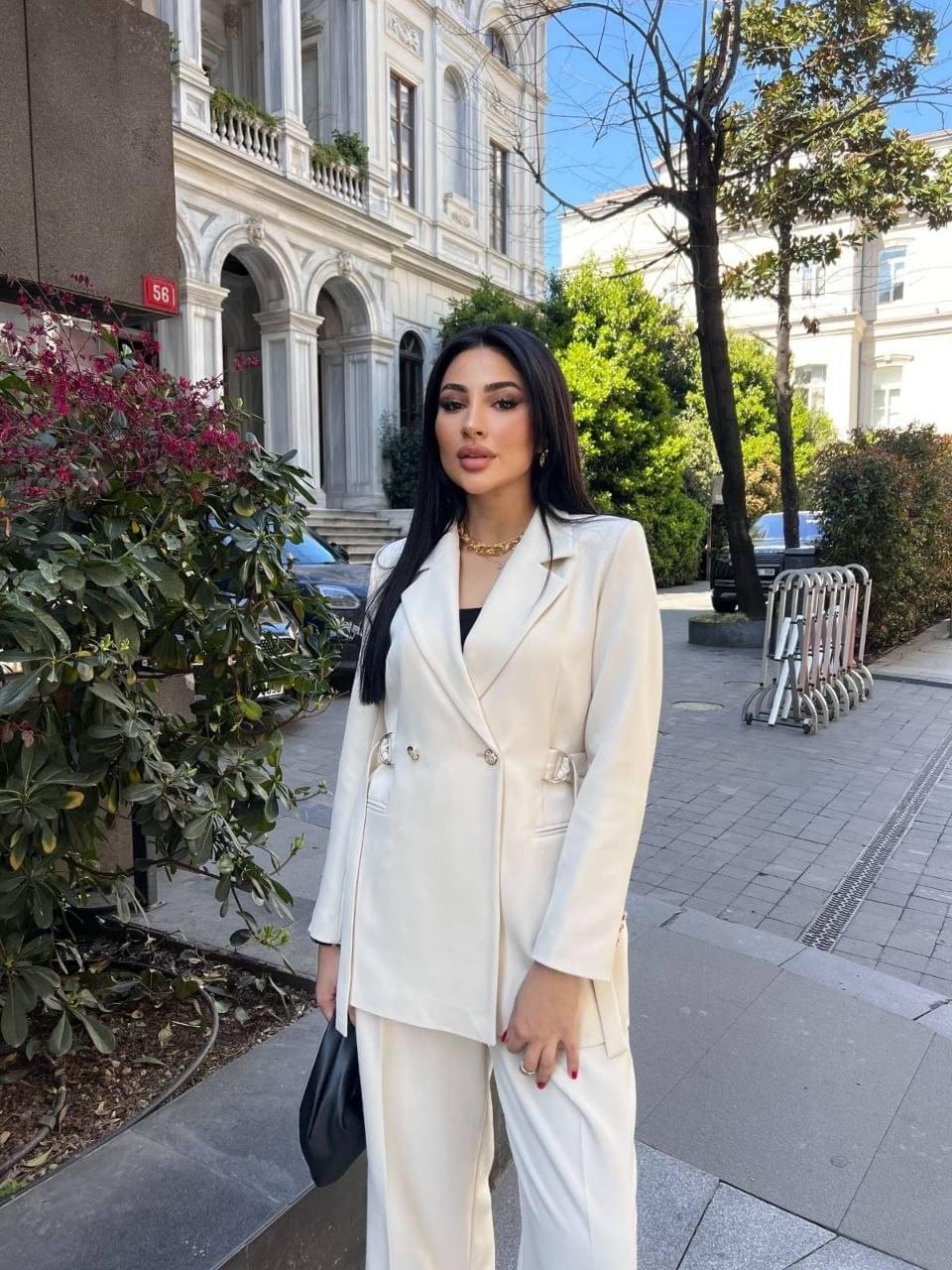 Ensemble Tailleur Élégance Classique – Marron Chic