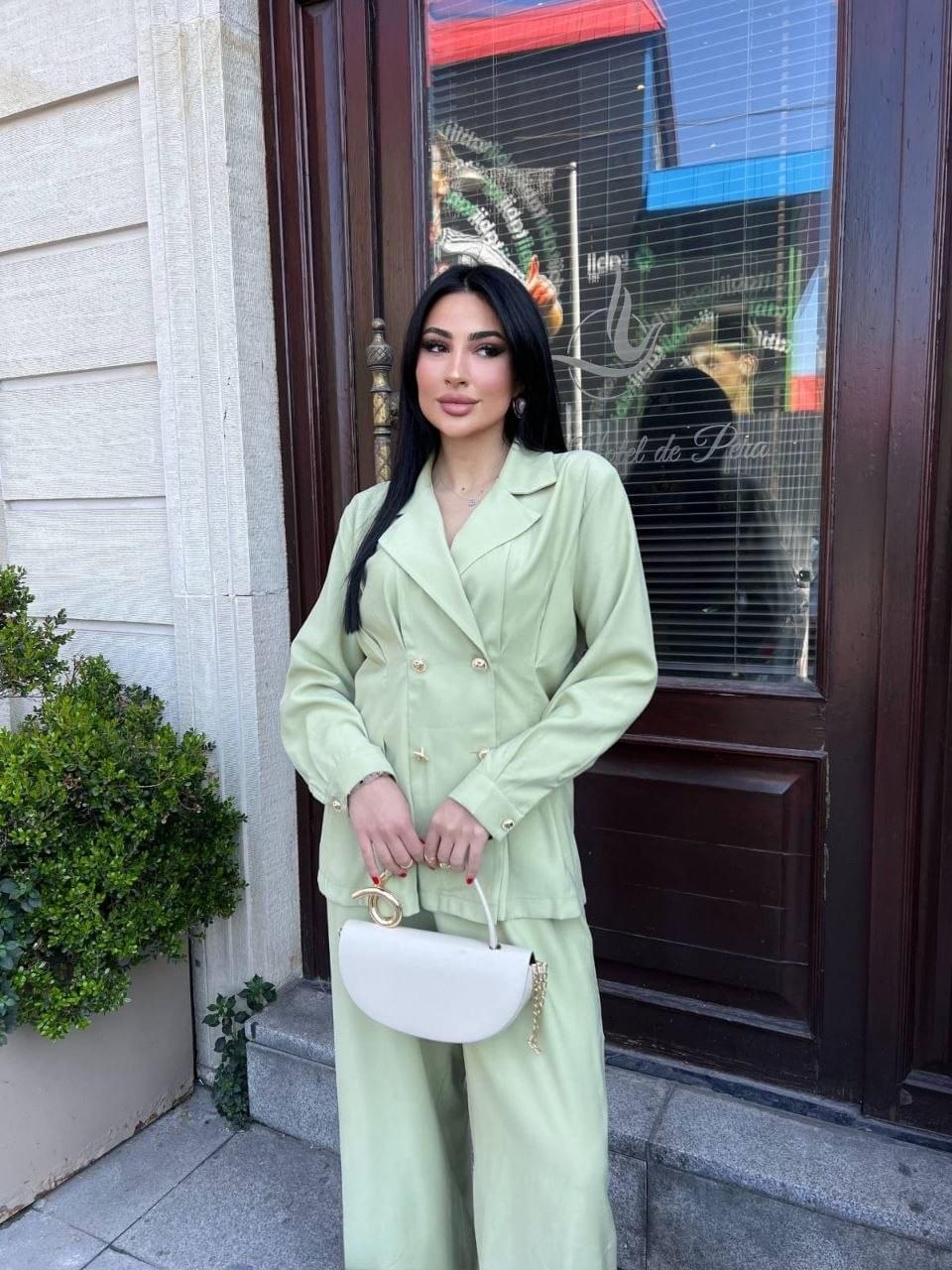 Ensemble Tailleur Élégance Classique – Marron Chic