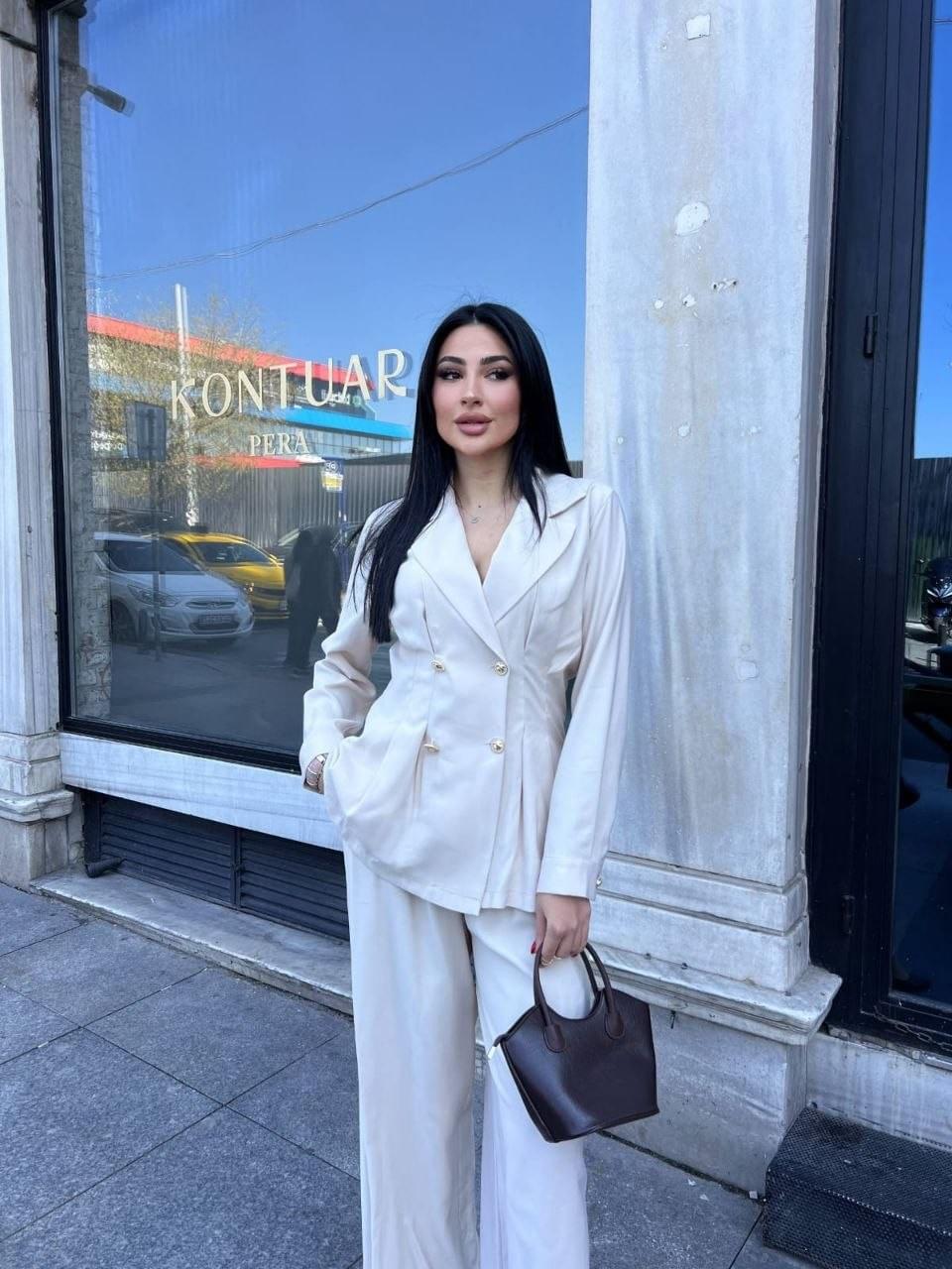 Ensemble Tailleur Élégance Classique – Marron Chic