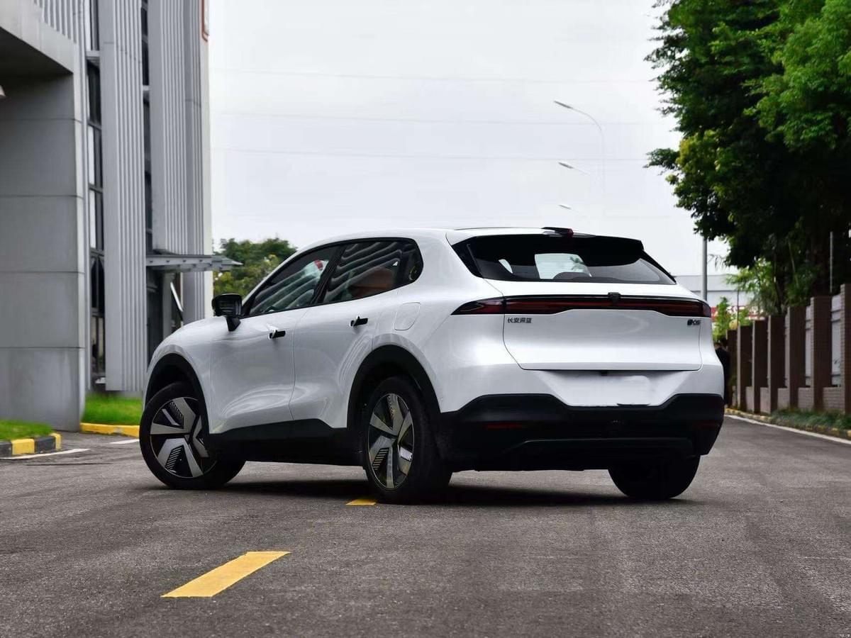 2025 Chinese EV Cars Large SUV Deepal S05 200 Max Extand Range Hybrid Vehicle New Energy Cars