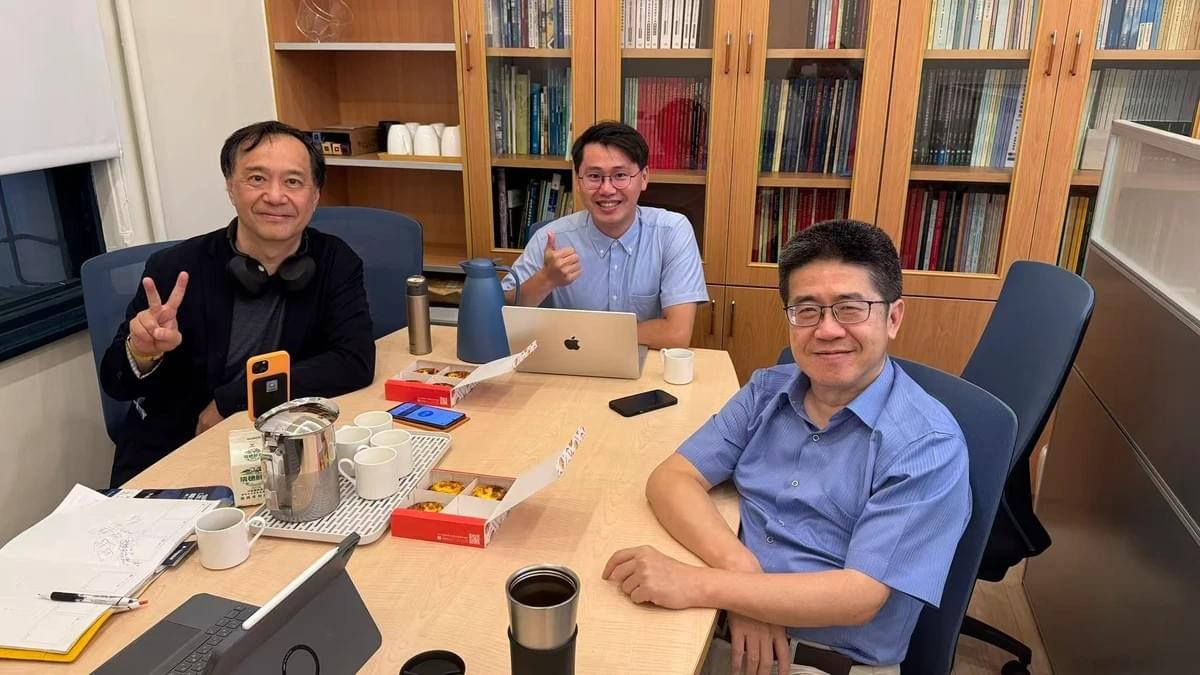 ▲ 左起：SSBTi 協會主席汪瑞民、台大SFIM執行長莊惟鈞、台大教授童慶斌，將攜手與瑞典國家科學院IVL合作。