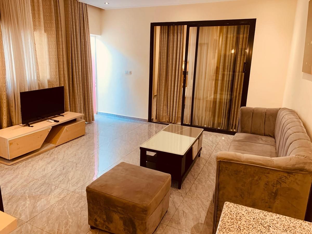 Book your stay or your meal right now! Discover the experience Sarehotel Service of restoration and of accommodation