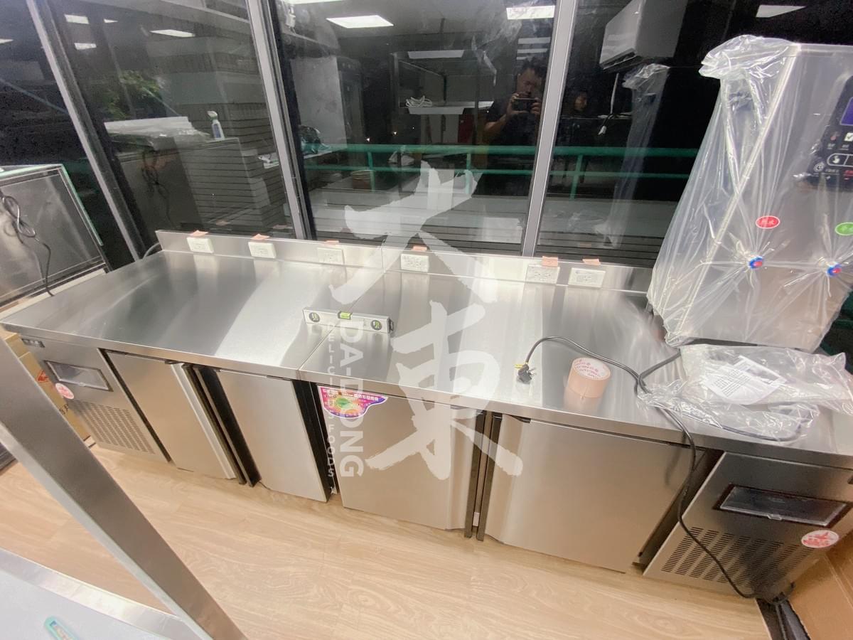 玻璃屋新式廚房