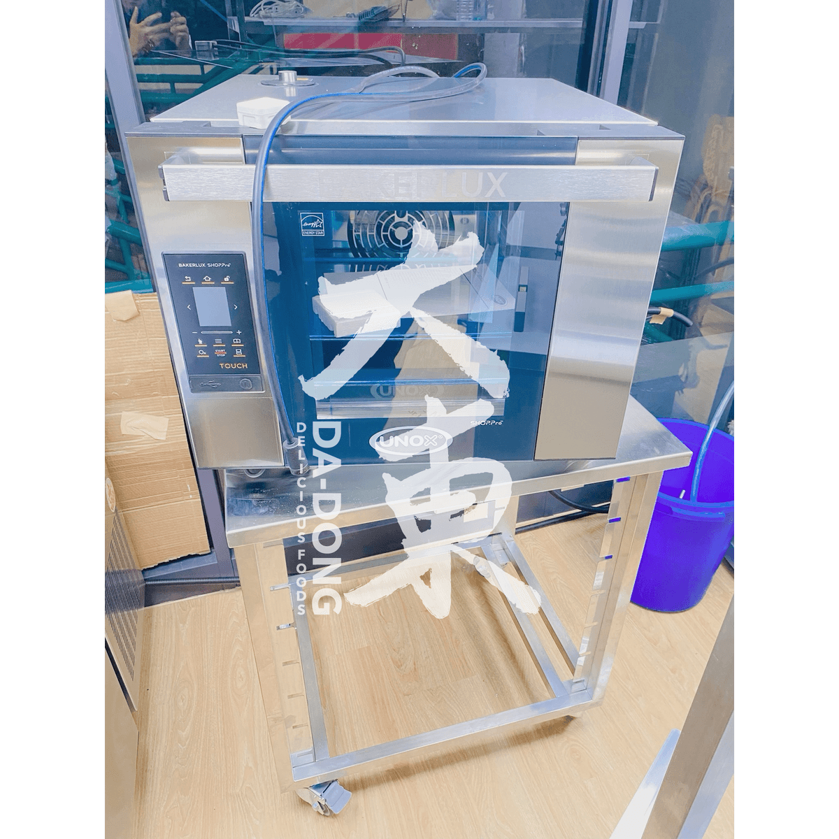 玻璃屋新式廚房