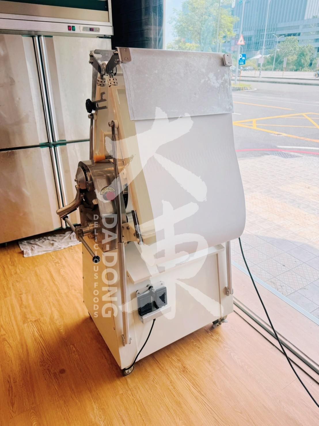 廚房設計內-歐包烘焙店 開放式廚房規劃