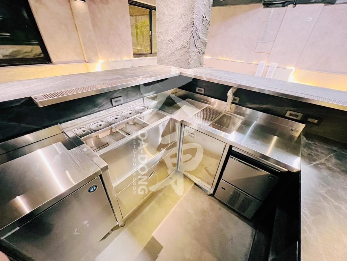 高階汽車旅館附設餐酒餐廳