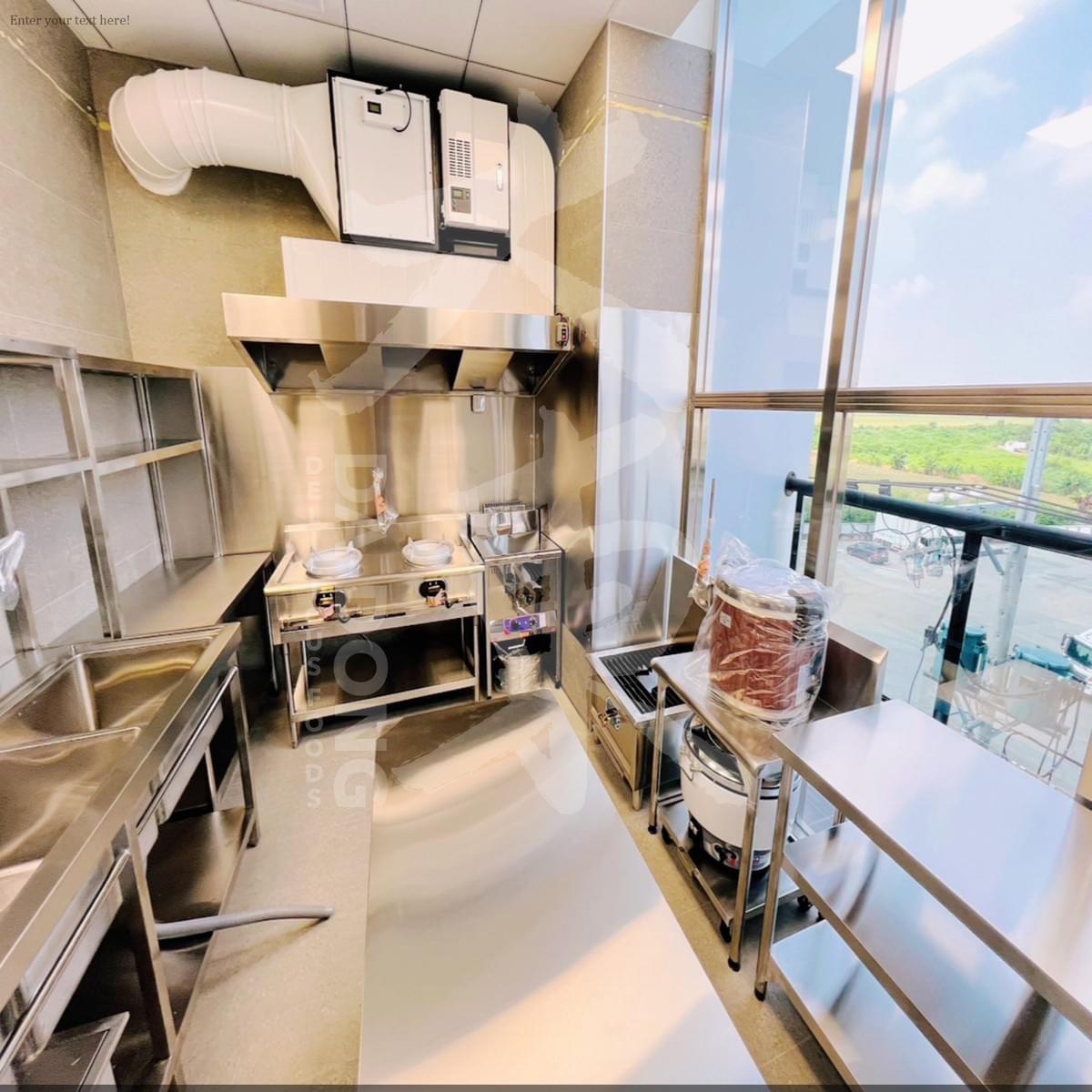 山上知名科技廠廚房