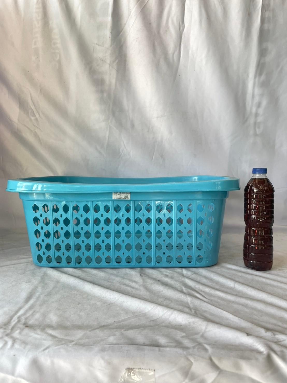 241-K ตะแกรงเหลี่ยมใหญ่ สีหวาน 43*59*22cm.