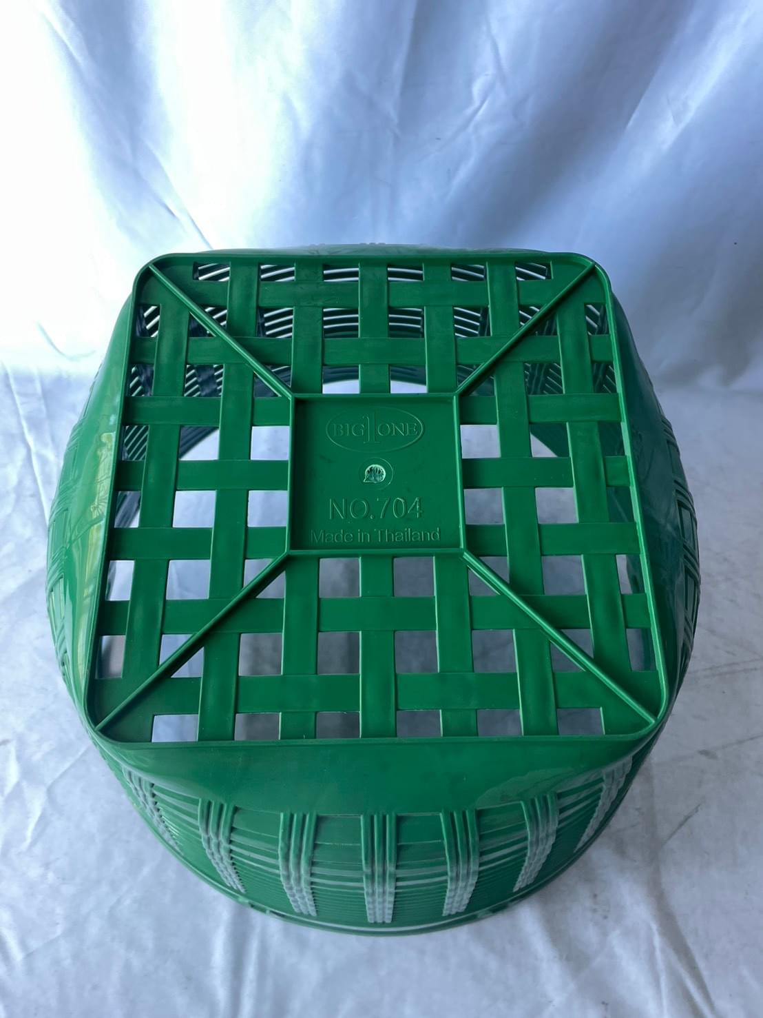 704 เข่ง No.4 สีเขียว 47*47*36cm. (24)