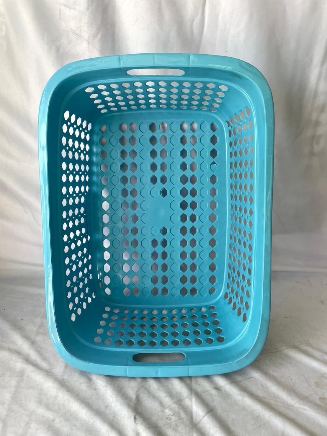 241-K ตะแกรงเหลี่ยมใหญ่ สีหวาน 43*59*22cm.