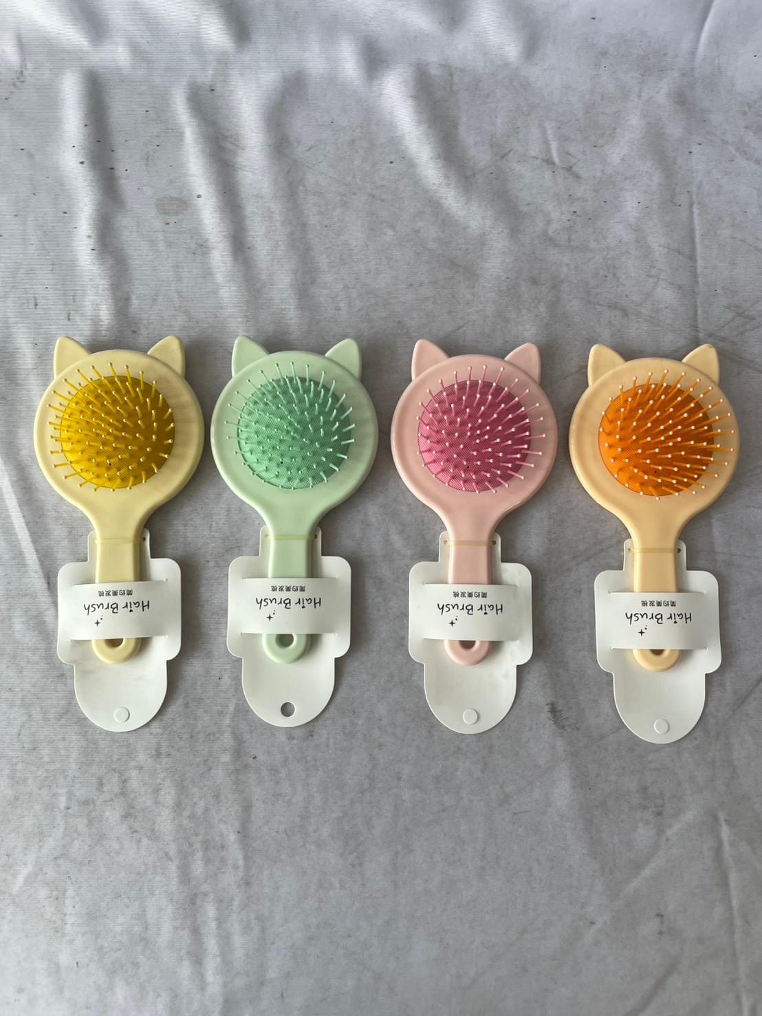 หวีแปรงกลมหัวการ์ตูน สีพาสเทล No.8608