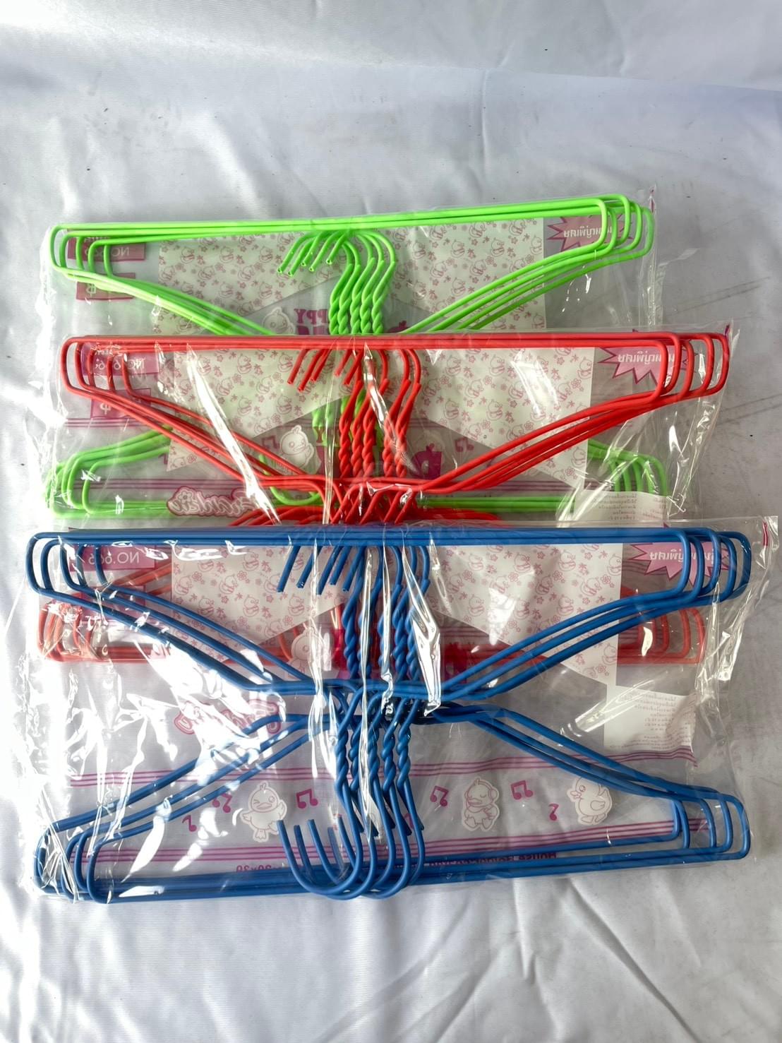 No.666 ไม้แขวนเสื้อลวดหุ้มยาง 1*10