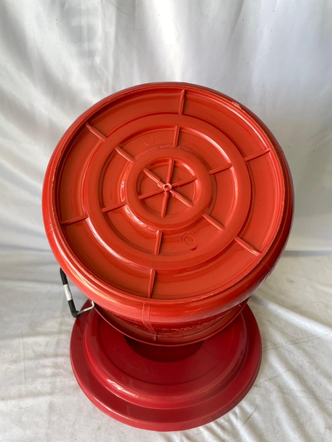 NO.012-1 ถัง 12 แกลลอนพร้อมฝา สีแดง ขนาด 40*45 cm.