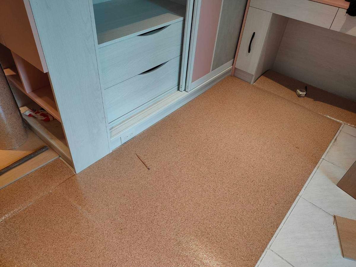 木質地板+軟木隔音墊