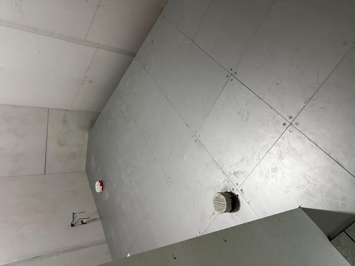 德國高架搭配厚磚以及傳統水泥板搭配鍍鋅高架之完美結合