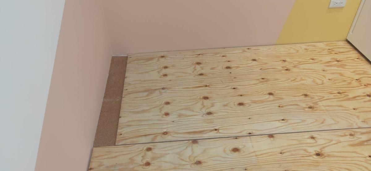 木質地板+軟木隔音墊(淡水陳公館)