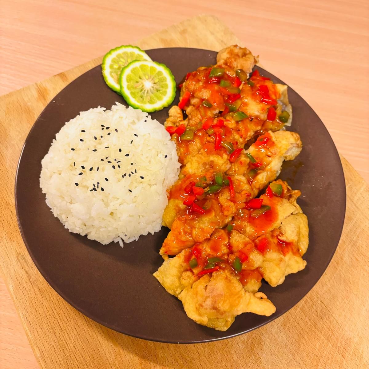 Create a comfortable dining environment, allowing every customer to enjoy a wonderful time. warm environment Our characteristics It is a Chinese restaurant in Paris, France, mainly serving rice dishes.