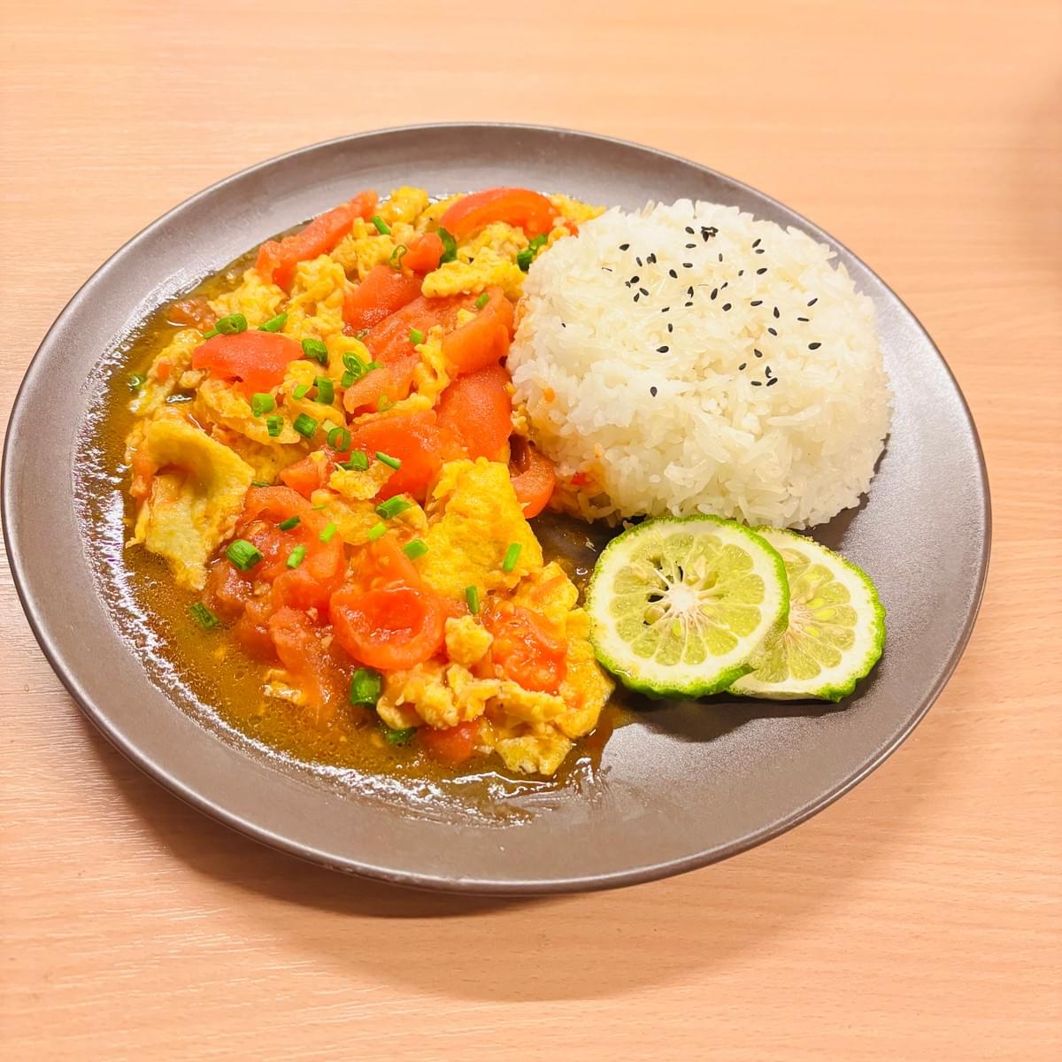 Create a comfortable dining environment, allowing every customer to enjoy a wonderful time. warm environment Our characteristics It is a Chinese restaurant in Paris, France, mainly serving rice dishes.