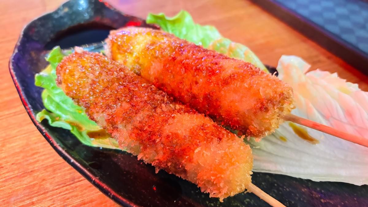 Create a comfortable dining environment, allowing every customer to enjoy a wonderful time. warm environment Our characteristics It is a Chinese restaurant in Paris, France, mainly serving rice dishes.